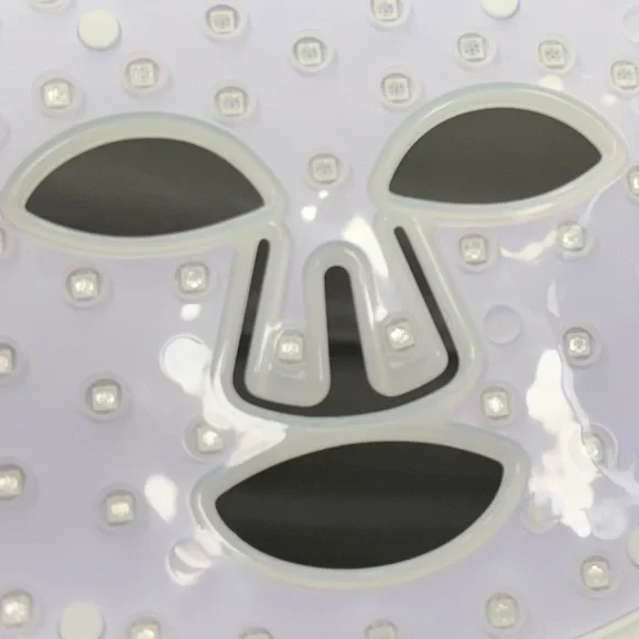 CURRENTBODY skin led light therapy mask